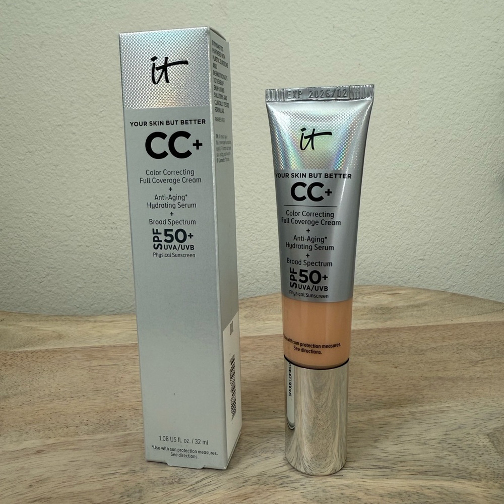 New - It Cosmetics CC+ CREAM FULL-COVERAGE FOUNDATION - 1.08 fl oz Light Medium